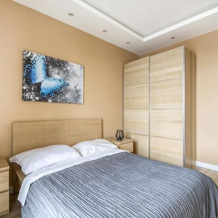 In Apartments Okecie Warszawa Eksteriør bilde